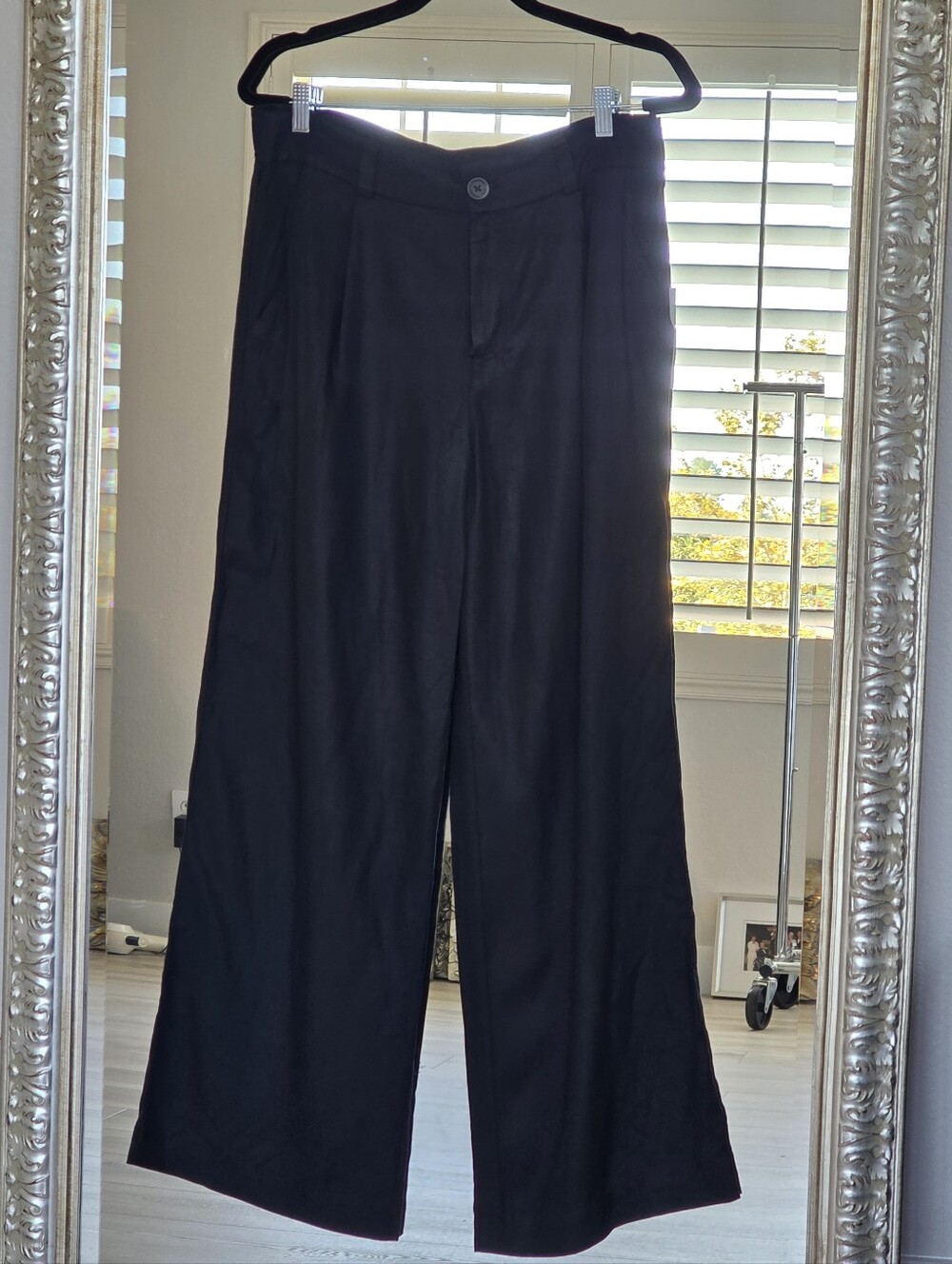 Vuiori Trestles Twill Wide Leg Trousers - Picture 2 of 12